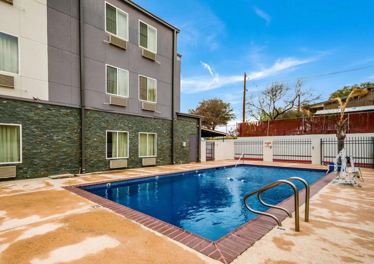 Econo Lodge Laredo Exteriör bild