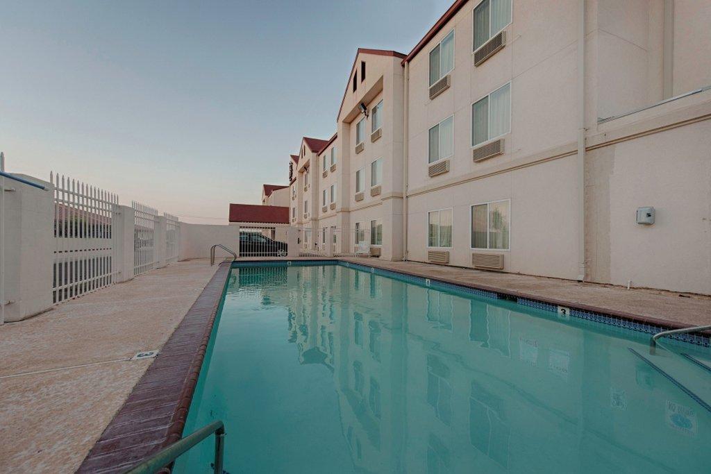 Econo Lodge Laredo Exteriör bild